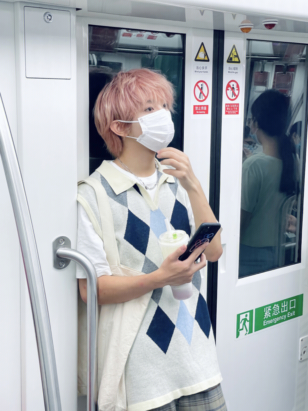 杭州地铁上偶遇的帅哥