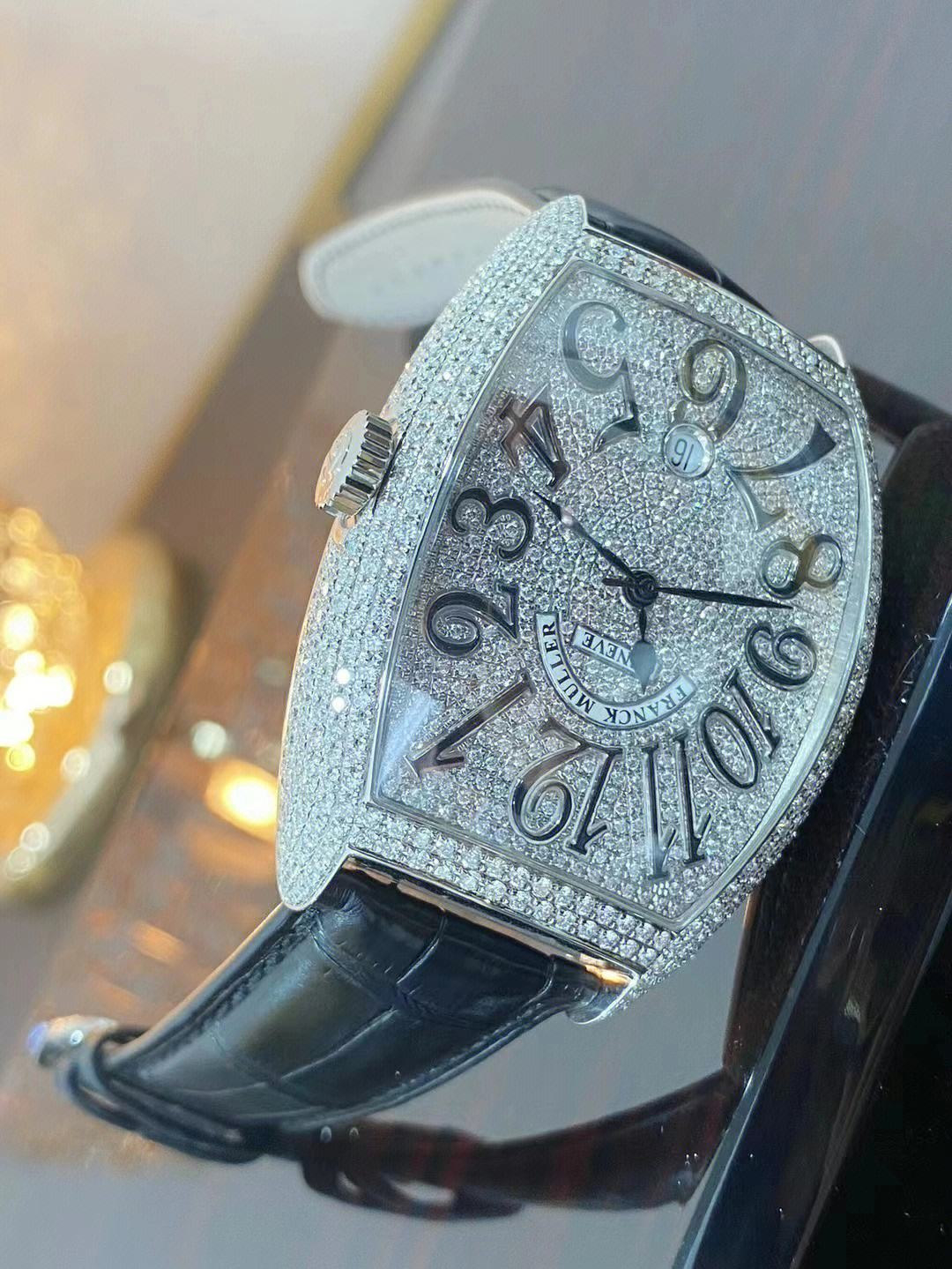 最昂贵的黄金钻石手表图片