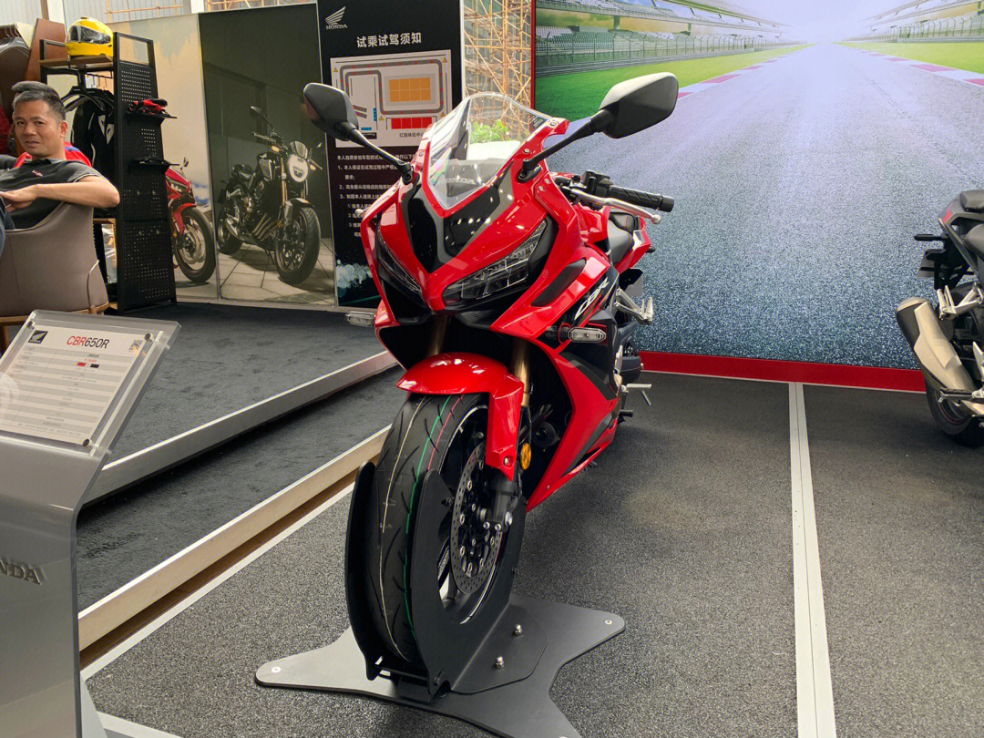 22款cbr650r新鲜到店