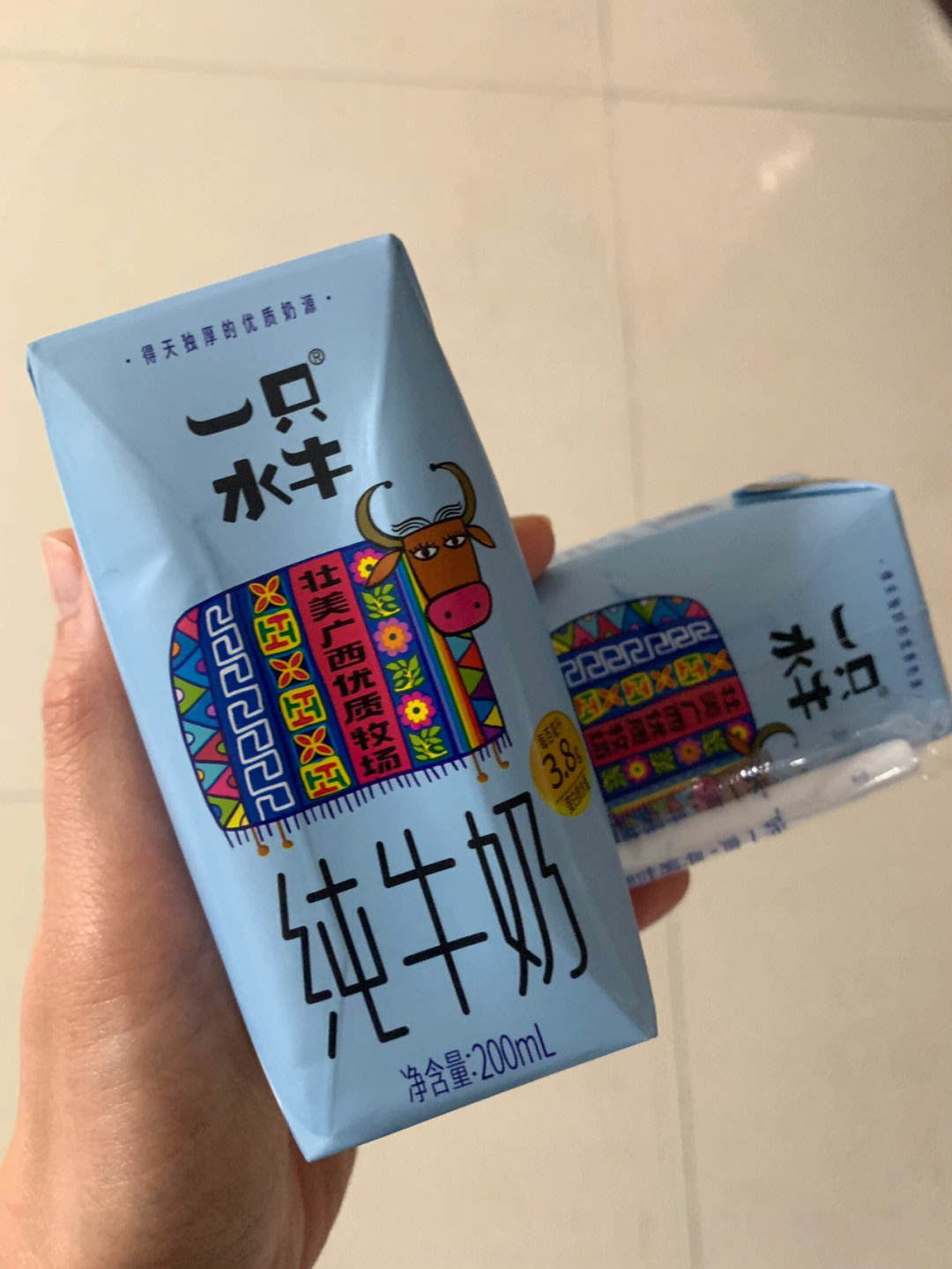 一只水牛纯牛奶