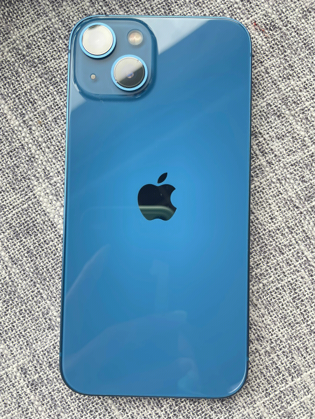 苹果13蓝色真实图片图片