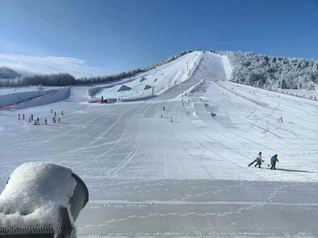 神应王滑雪场图片