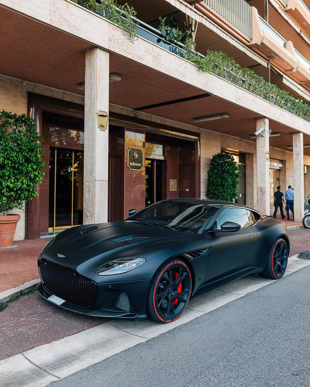 英伦黑绅士,阿斯顿马丁dbs superleggera