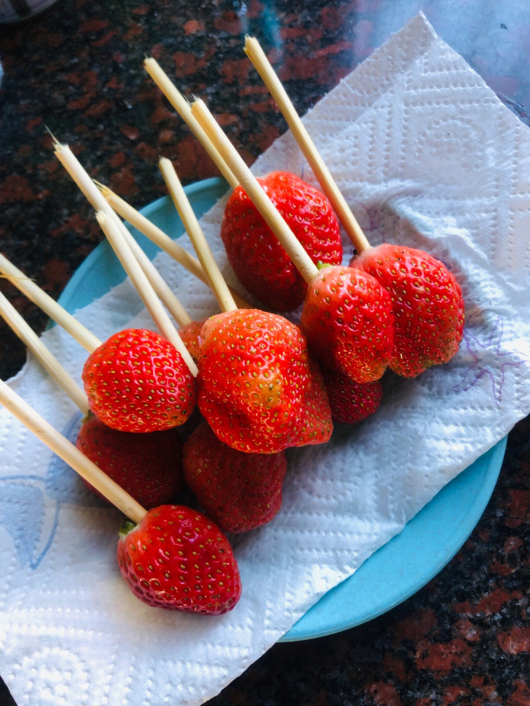 冰糖草莓品种图片
