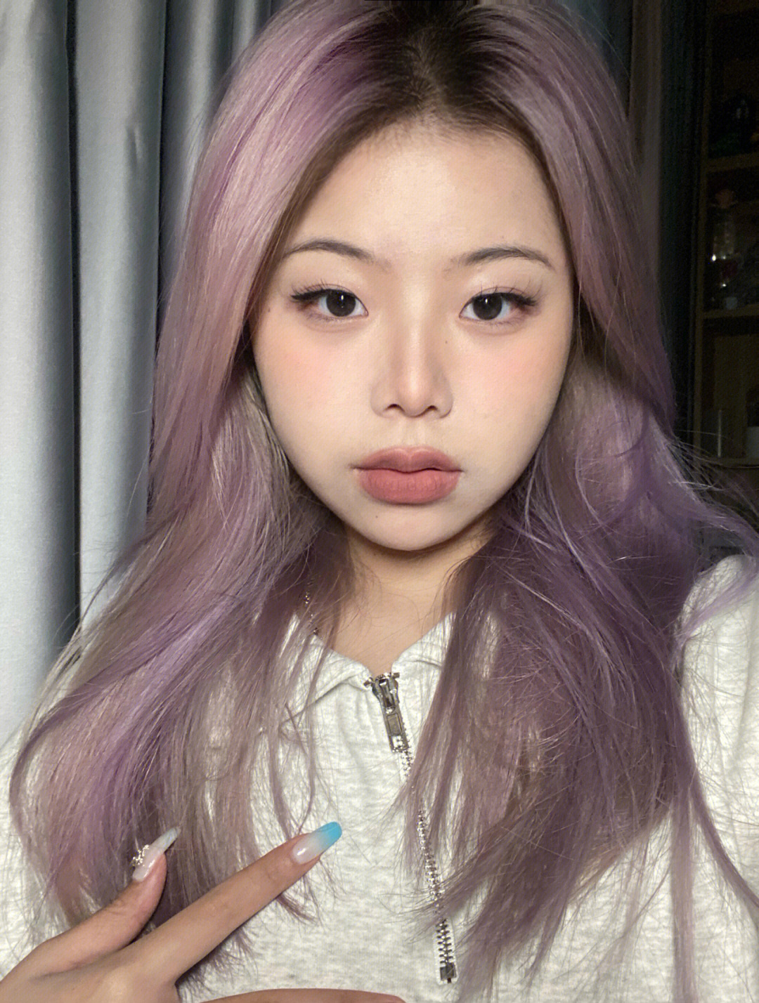 奶芋紫色染发调色图片