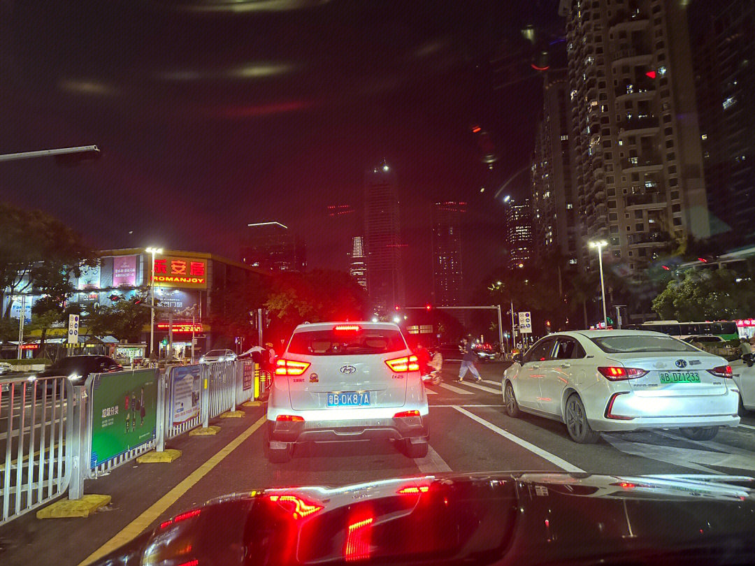 深圳晚上堵车图片图片