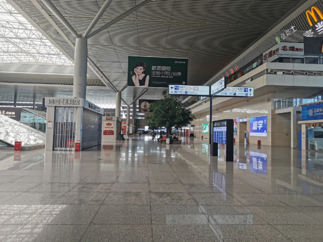今天的郑州高铁东站