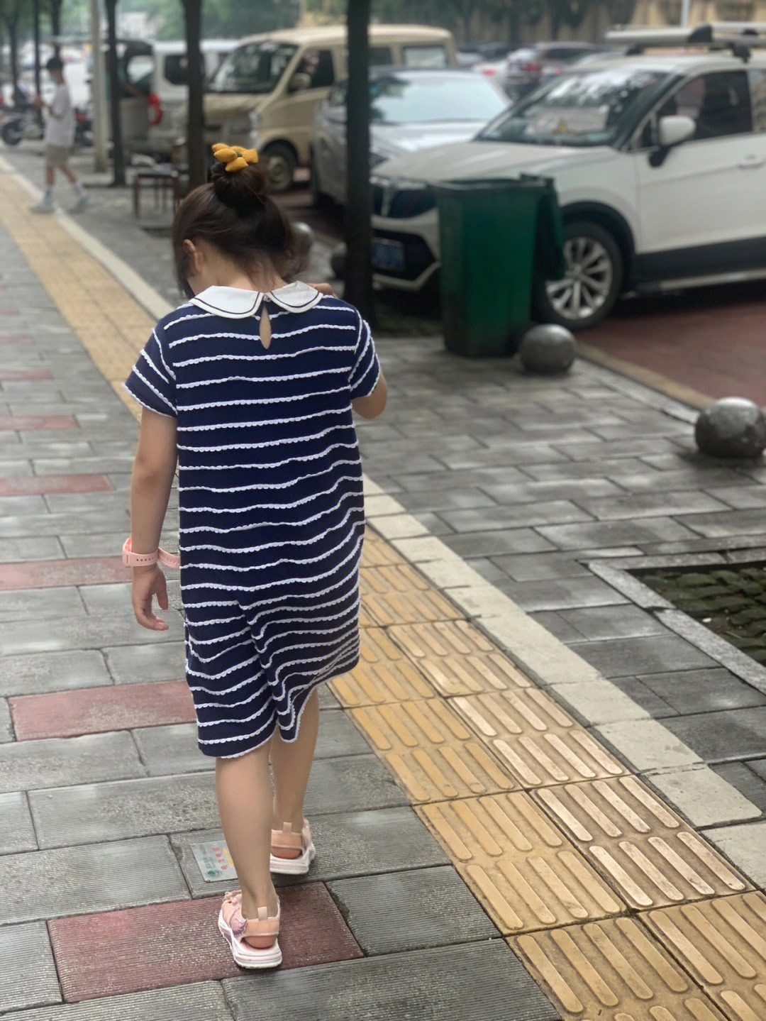 背影小肥妞正面小仙女