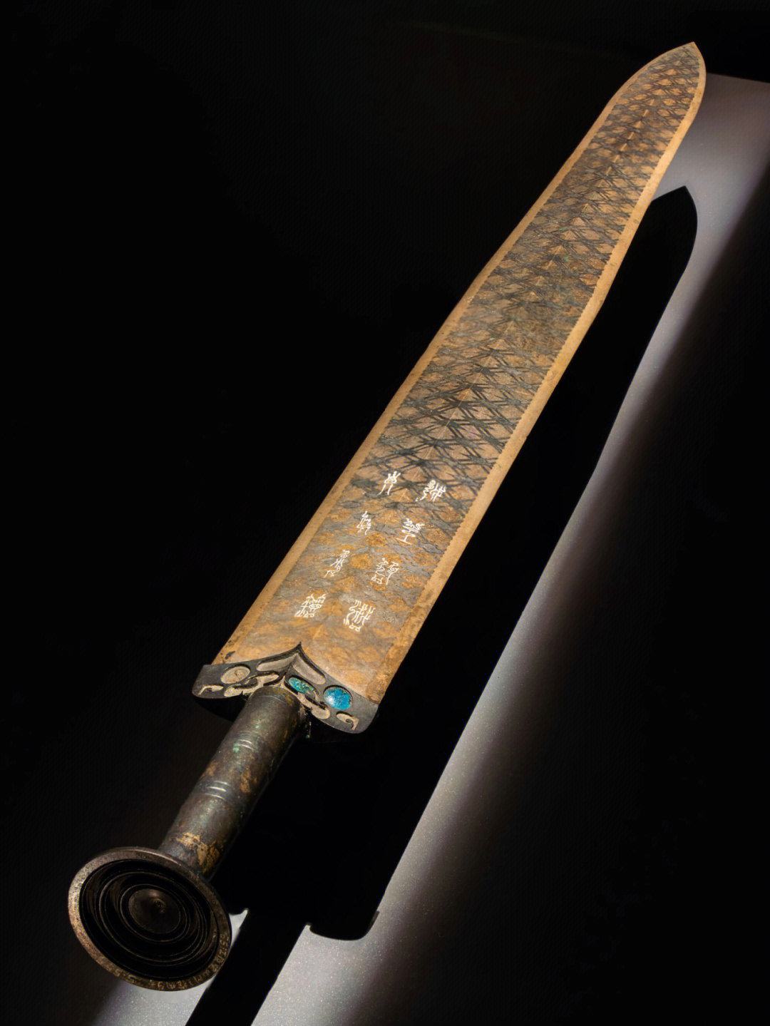 越王勾践剑的花纹工艺图片