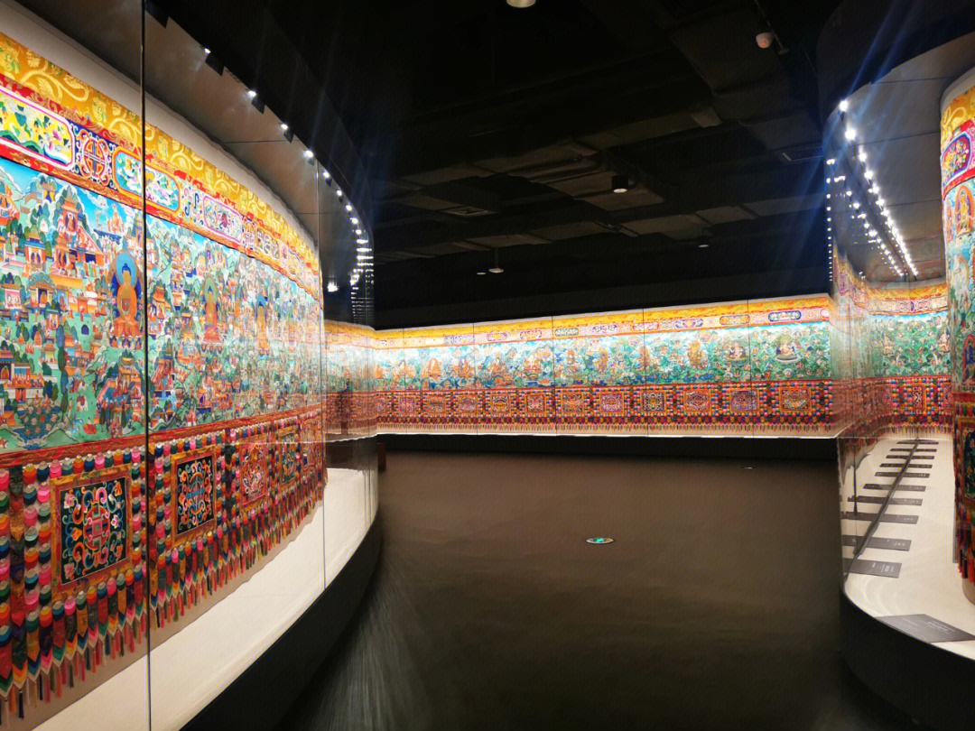 来西宁一定要来博物馆看世界最长的唐卡