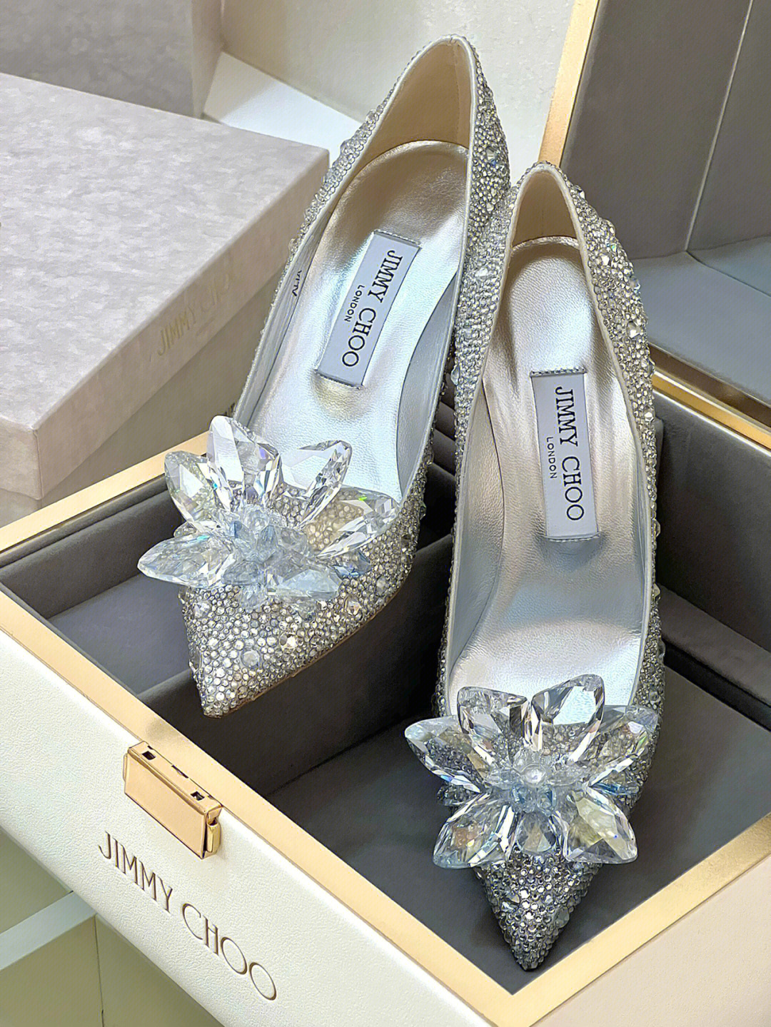 灰姑娘的水晶鞋的时候心里认定就是她了95每个女孩心中都有一个公主