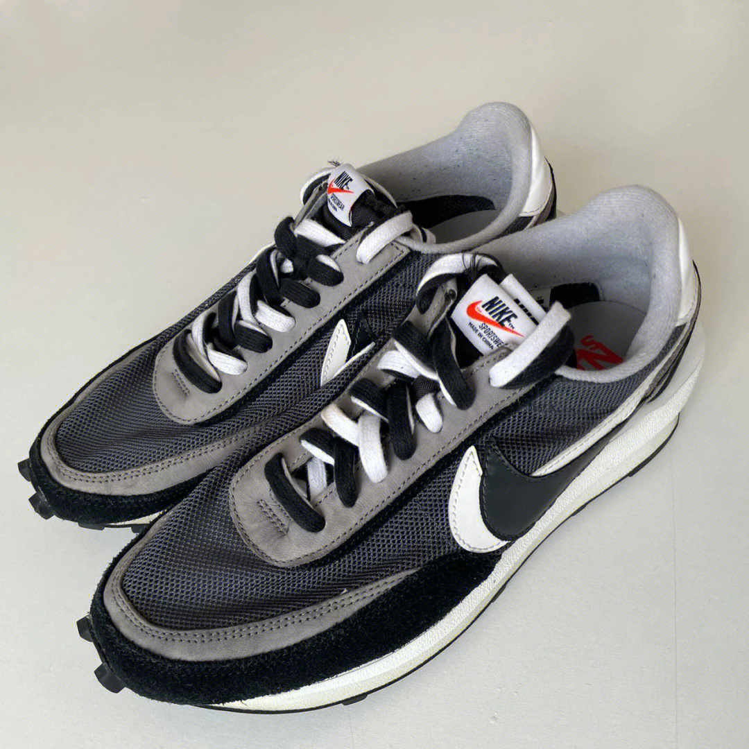 nikesacai初代黑白配色