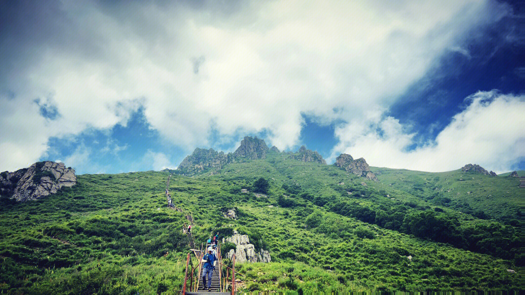 东灵山寺庙图片