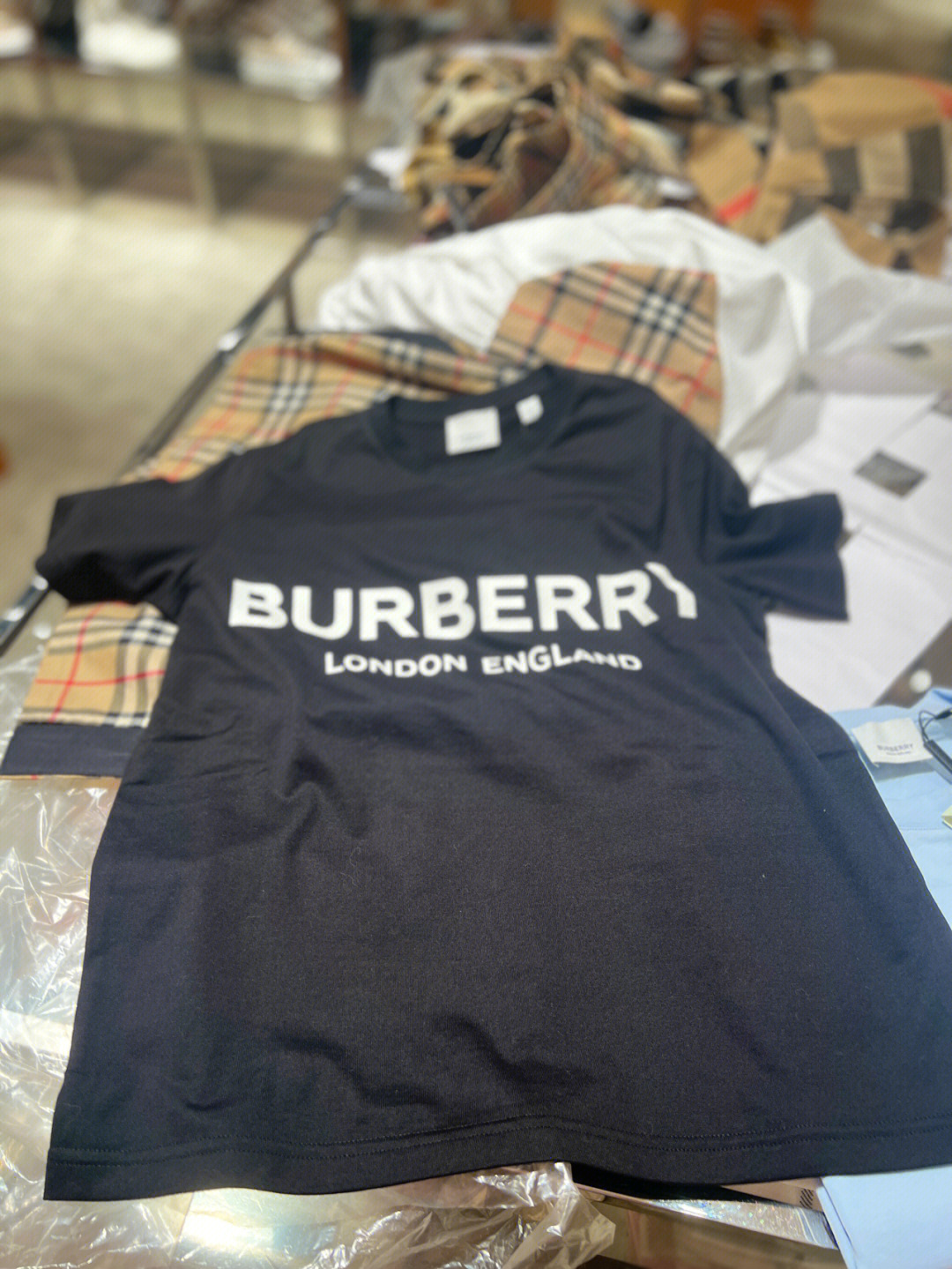 burberry t恤真假图片