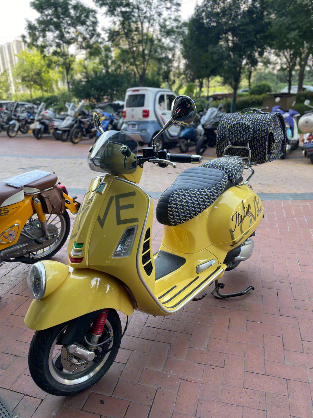 vespa gts300 love限量版,迪奥套装改装完毕,全套配齐,颜值爆表