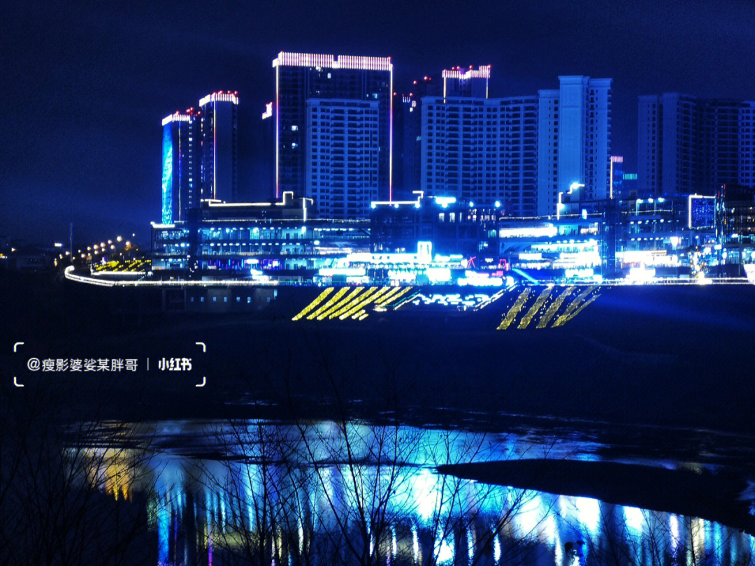 泸州滨江路夜景图片