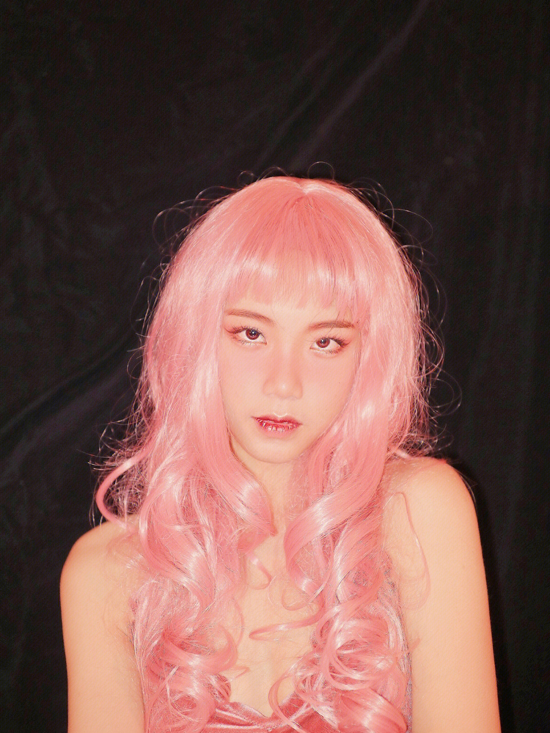 粉色头发怎么搭配衣服图片