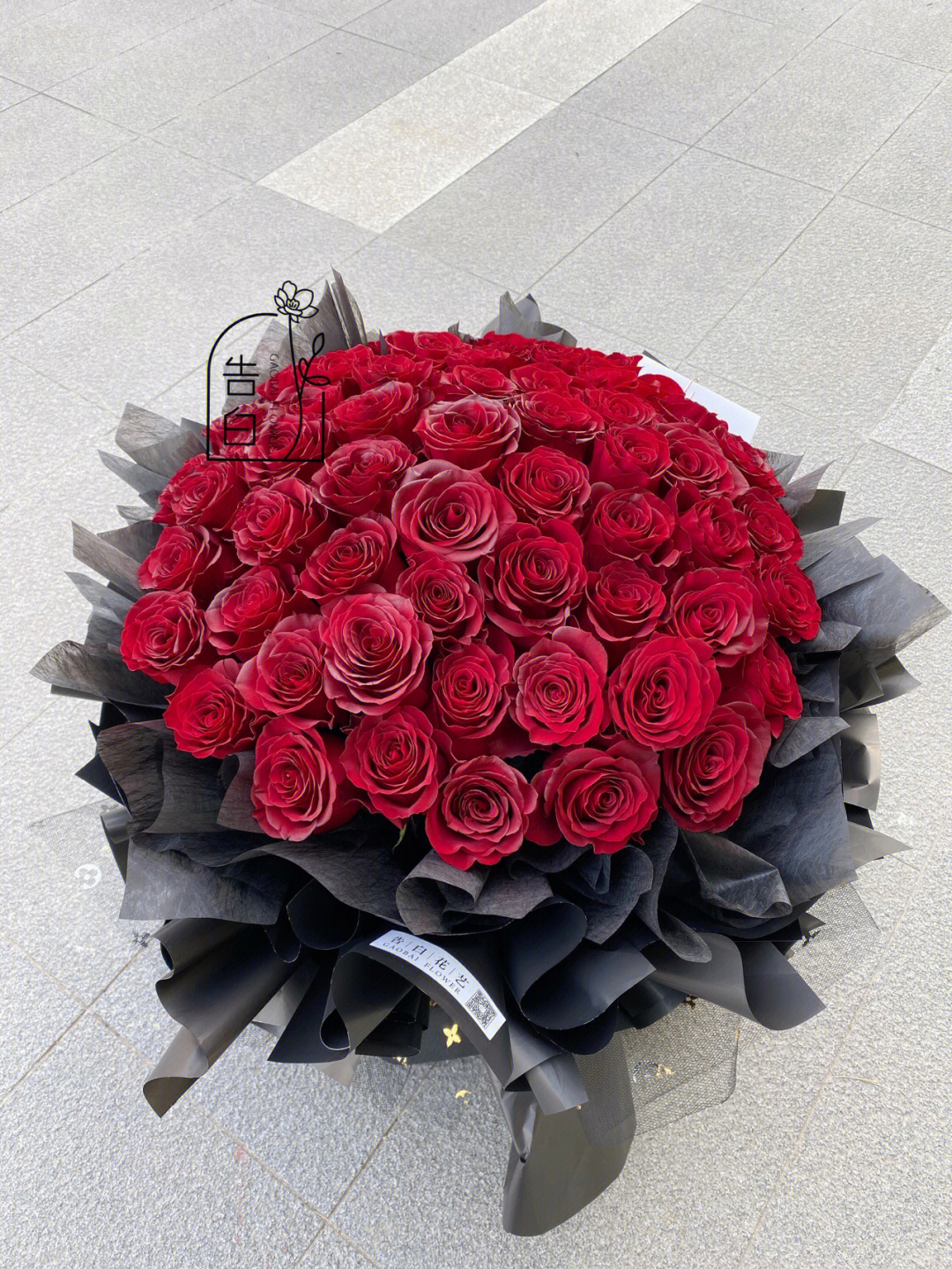 52朵红玫瑰花束寓意图片