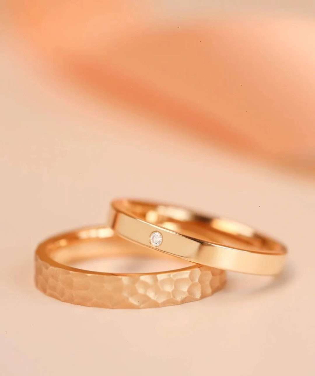 结婚戒指一对 婚礼黄金周生生图片