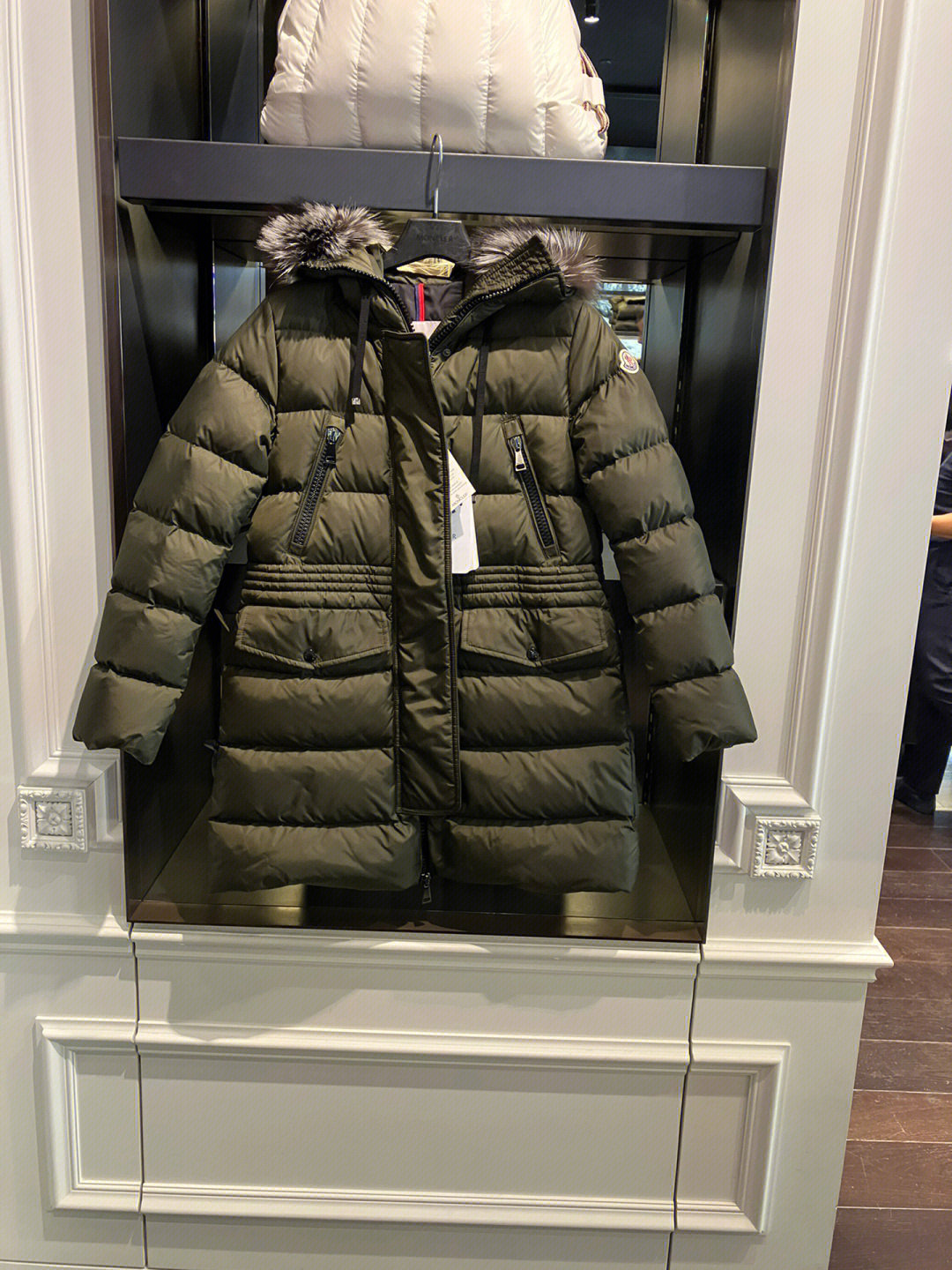 moncler aphrotiti图片