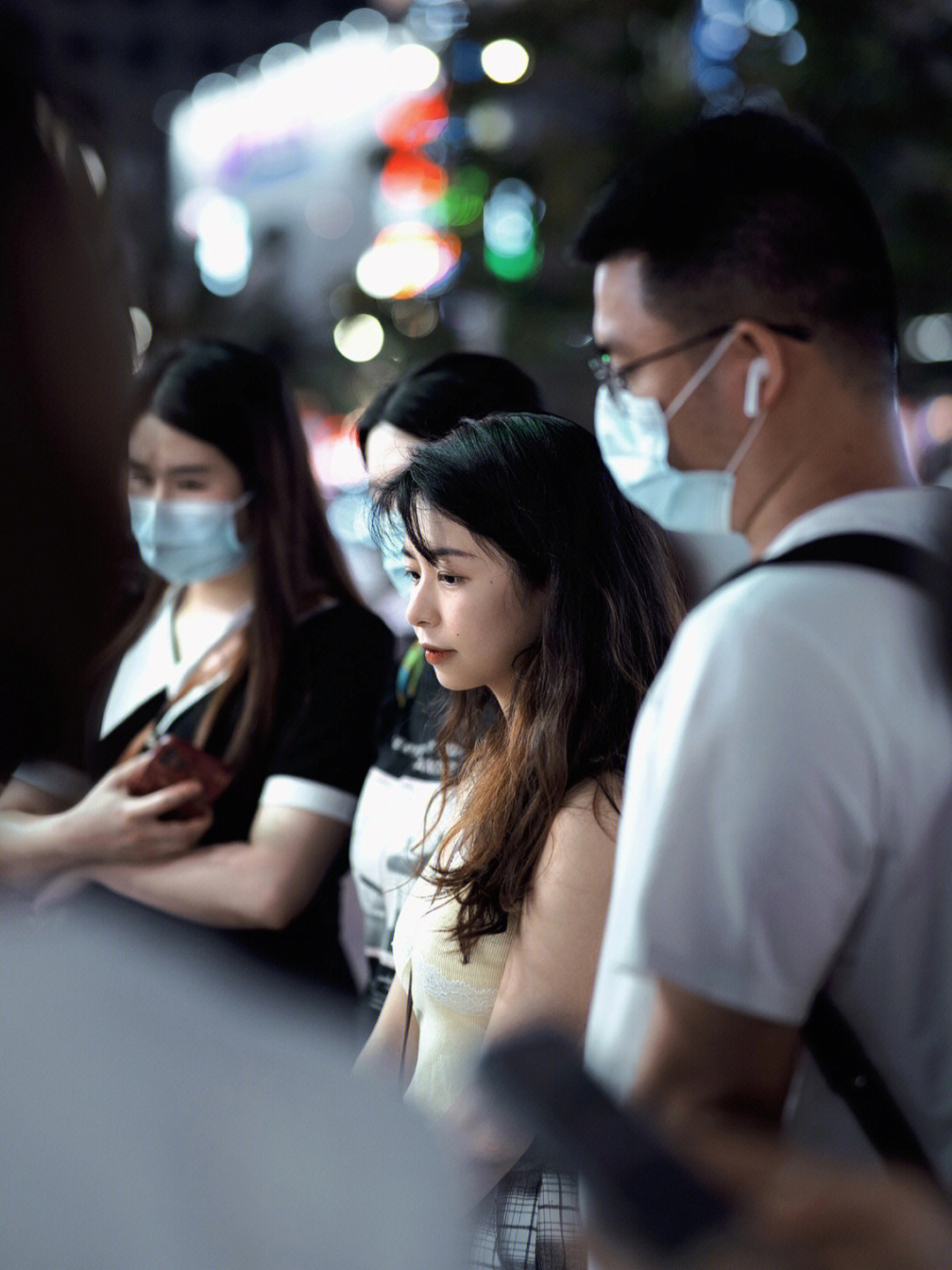 高校门口约女生图片