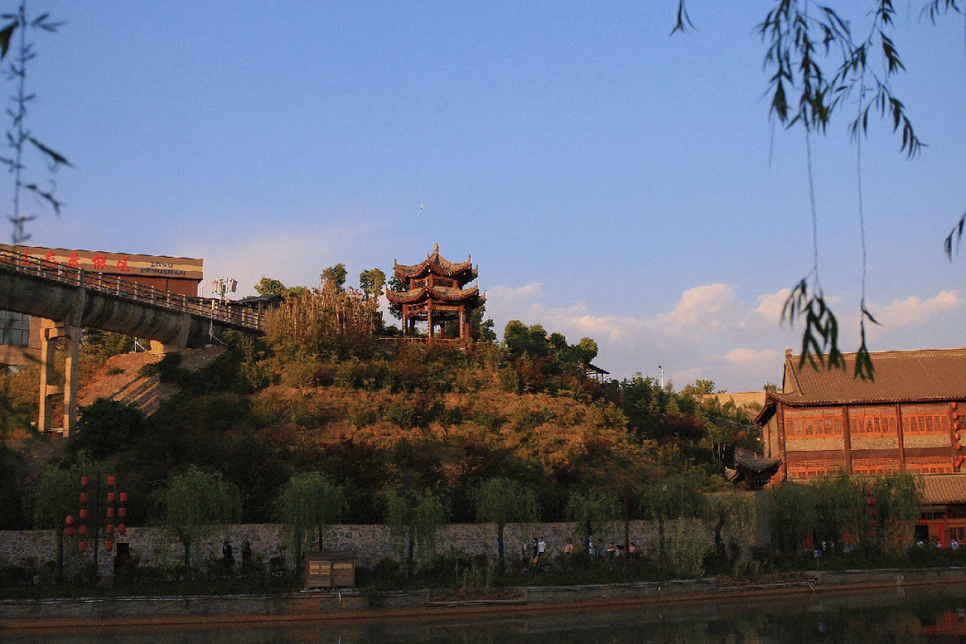 龙凤山古镇是几级景区图片