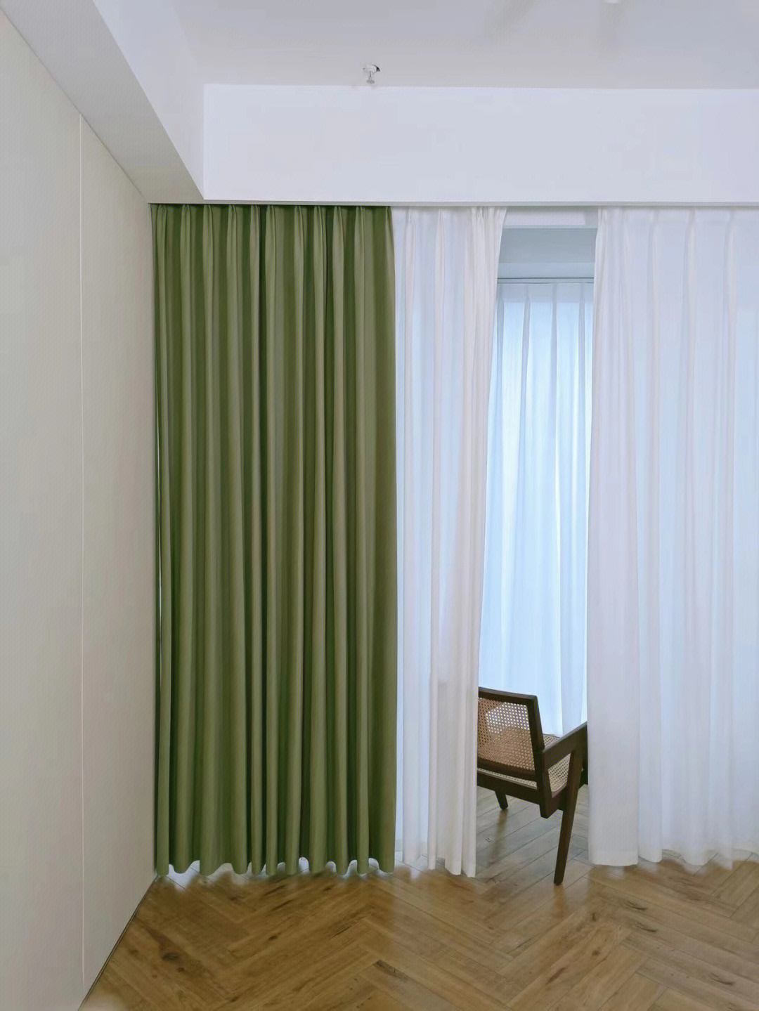薄荷绿房间窗帘搭配图片