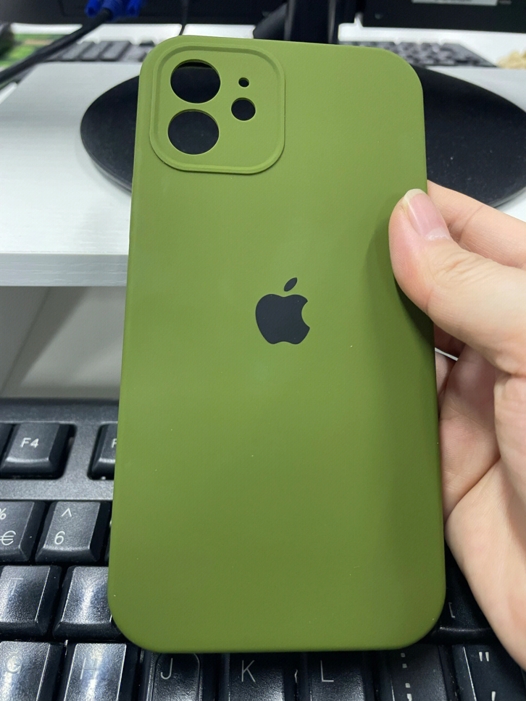 苹果12液态硅胶手机壳松林绿