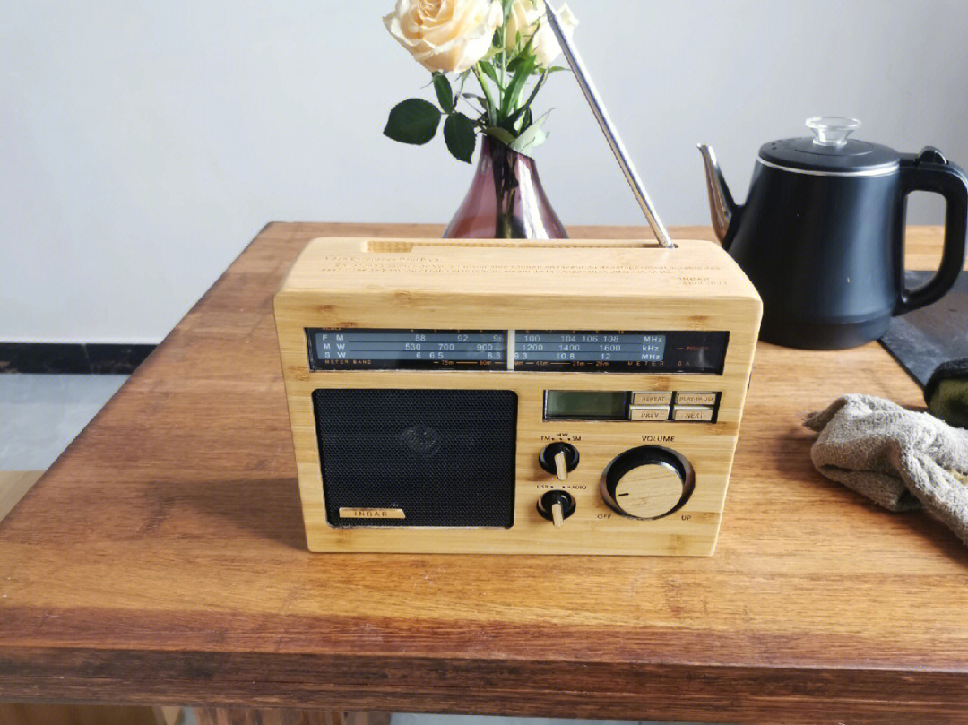竹子做的复古收音机