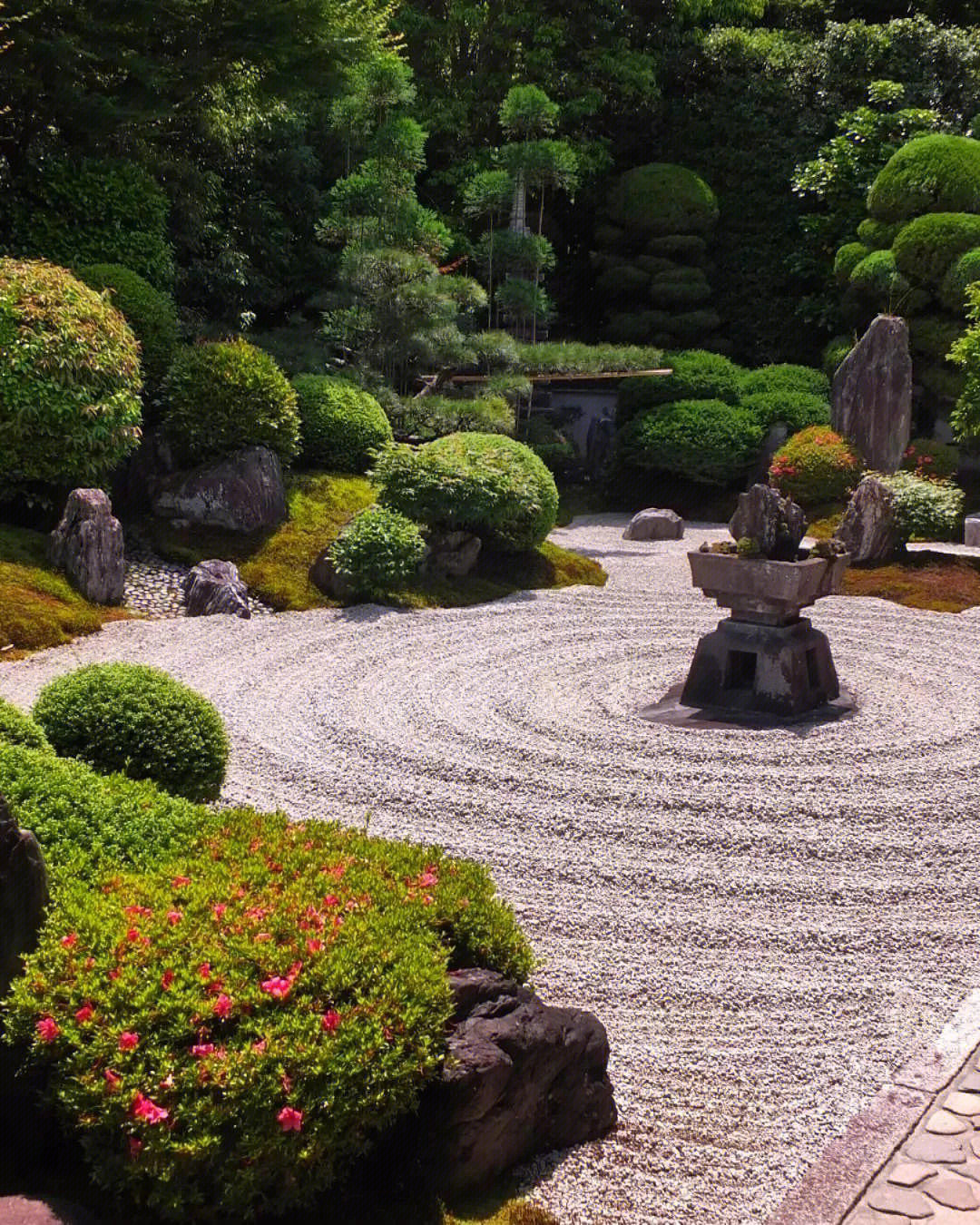 日本寺庙的庭院