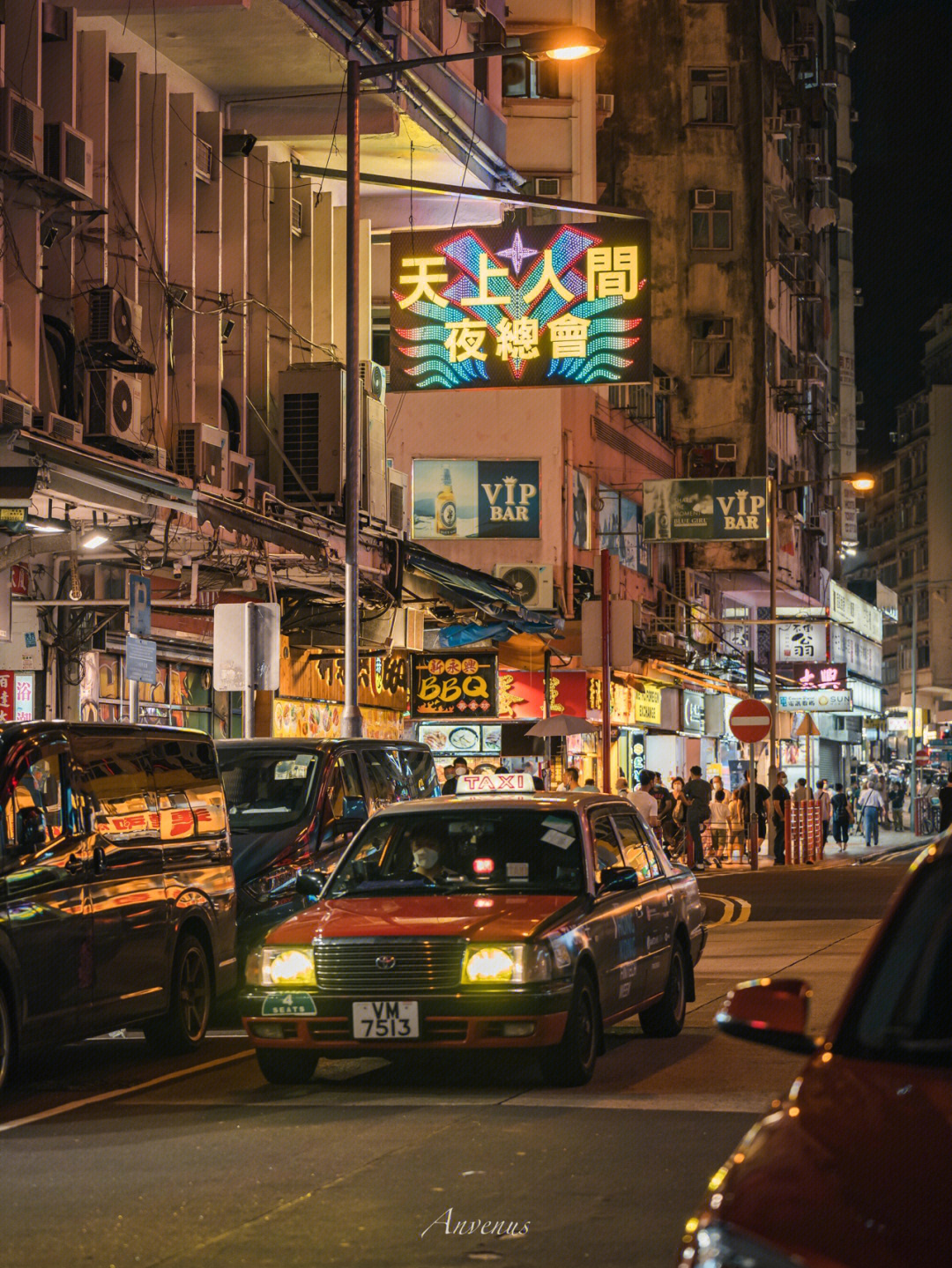 香港摄影入夜油麻地香港街头的色彩游戏