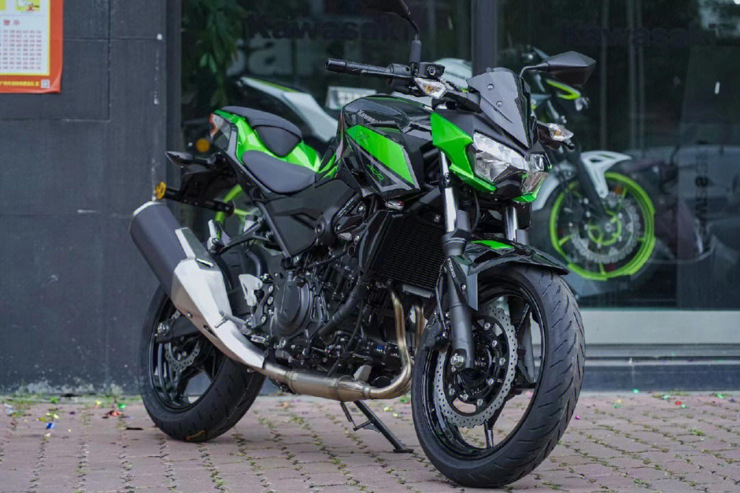 z400与ninja400怎么选一个有现车一个要等