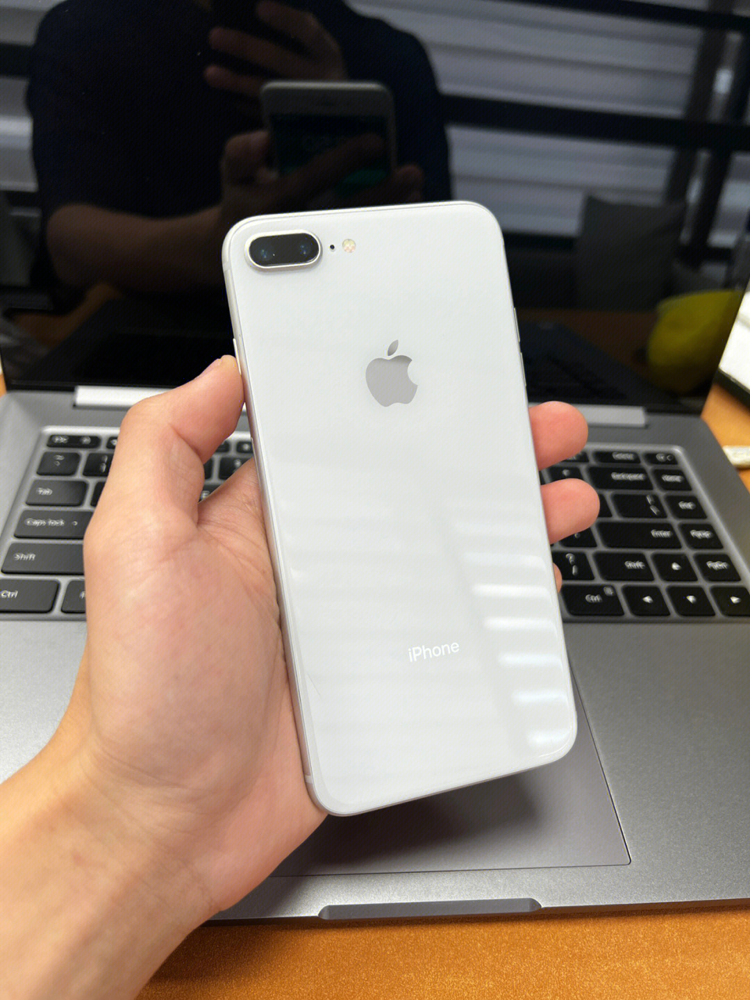 iphone8plus 国行256g 换外屏跟电池