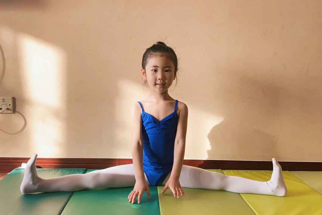 华彩中国舞小女孩图片