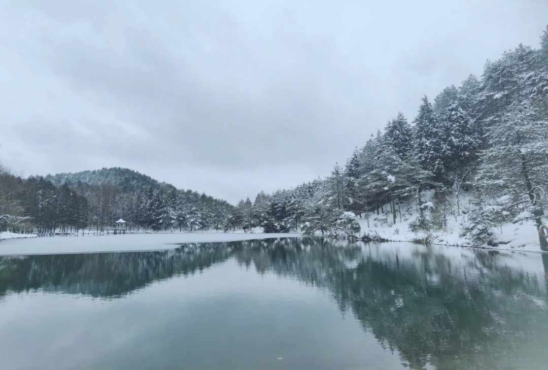 四海山雪景图片