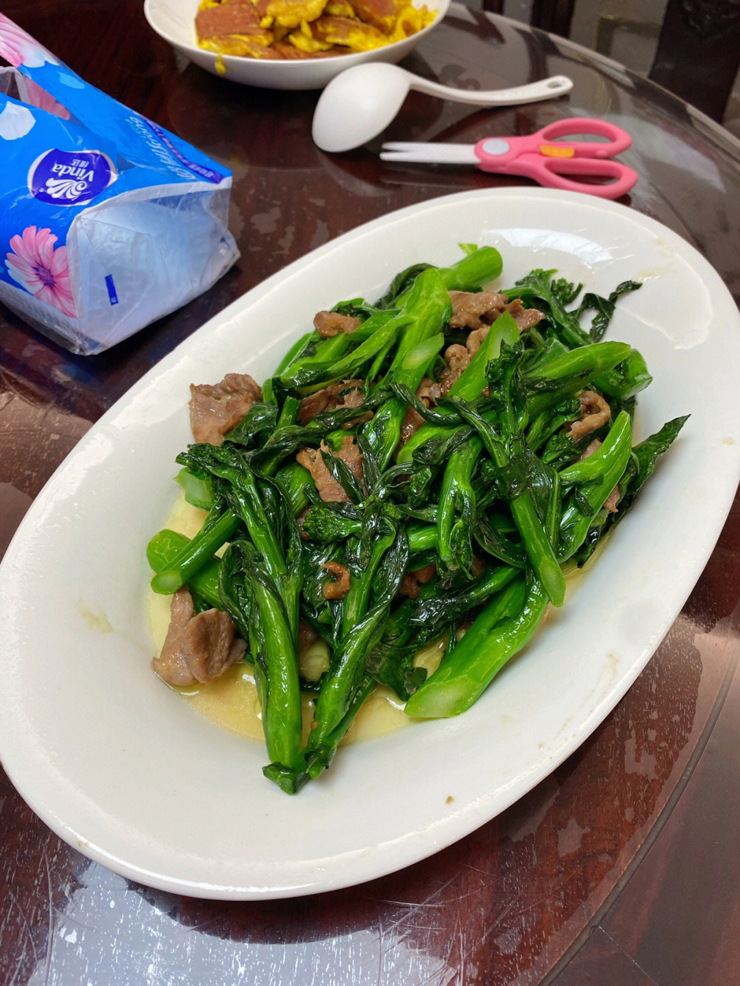 红菜心炒肉图片