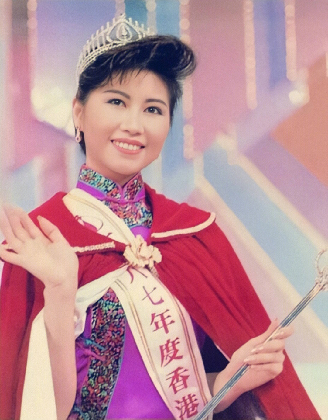 当时视朱玲玲为偶像并暗自发誓长大后要加入香港小姐94