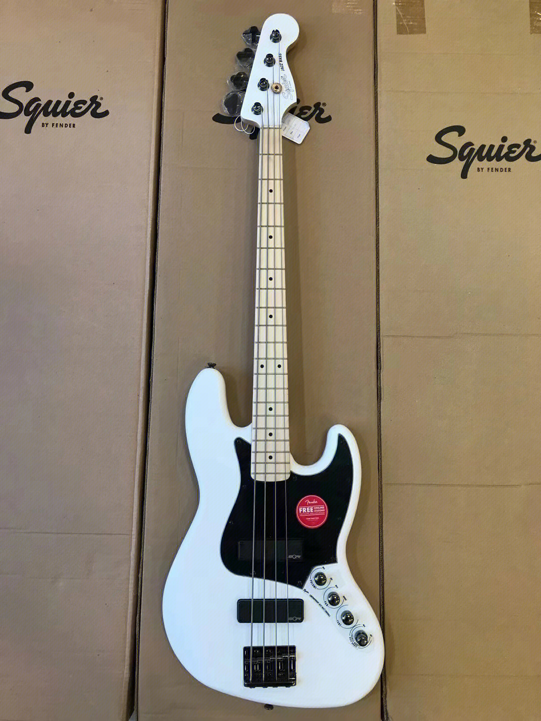 fender贝斯贵可以选fendersquier阿