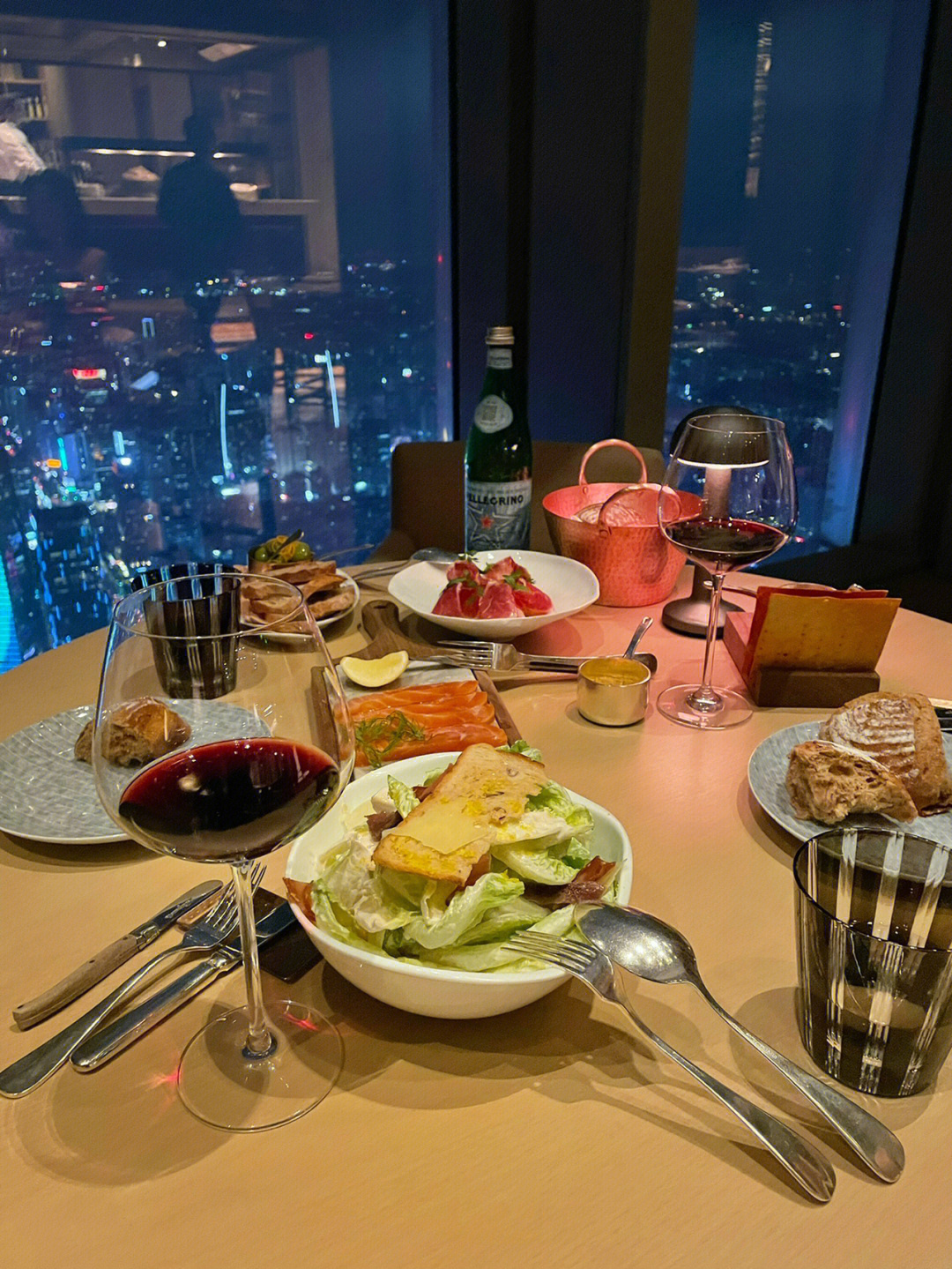 广州瑰丽酒店108层餐厅图片