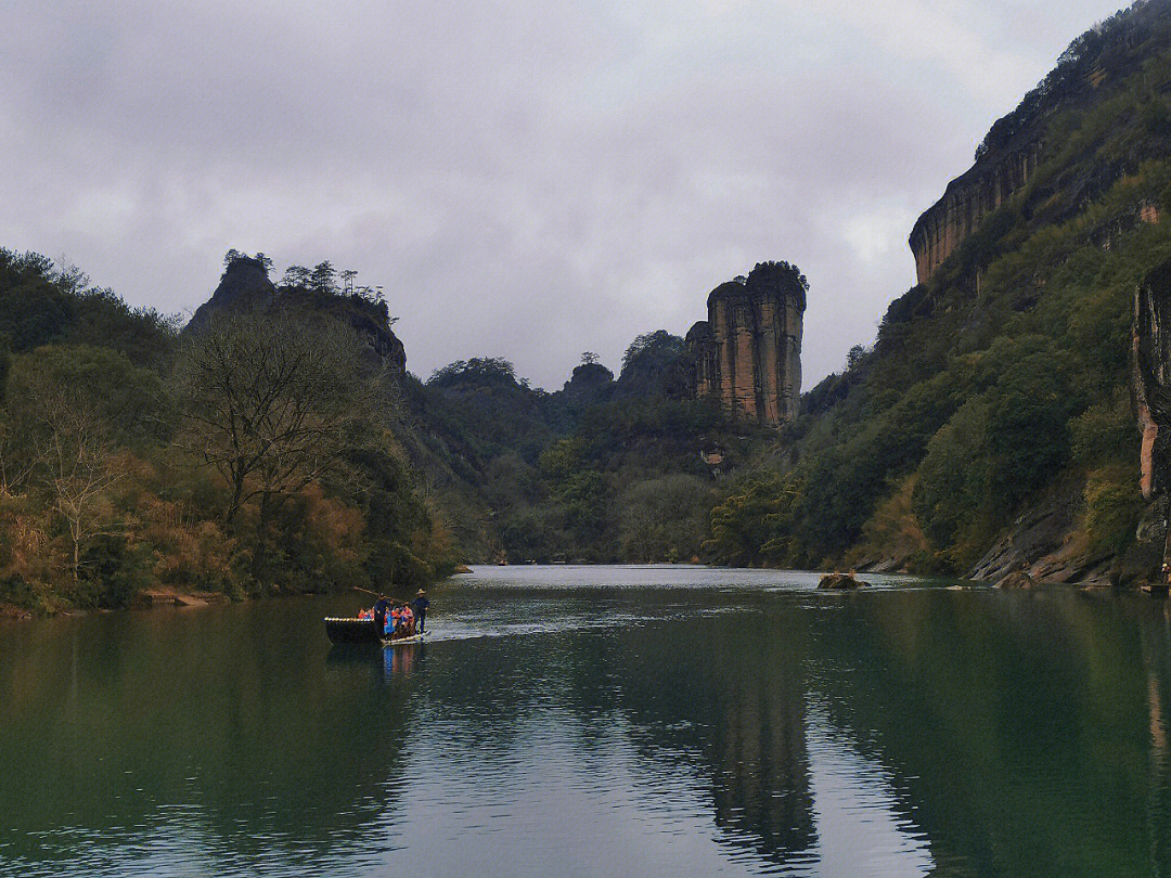 大王峰玉女峰相对图片图片