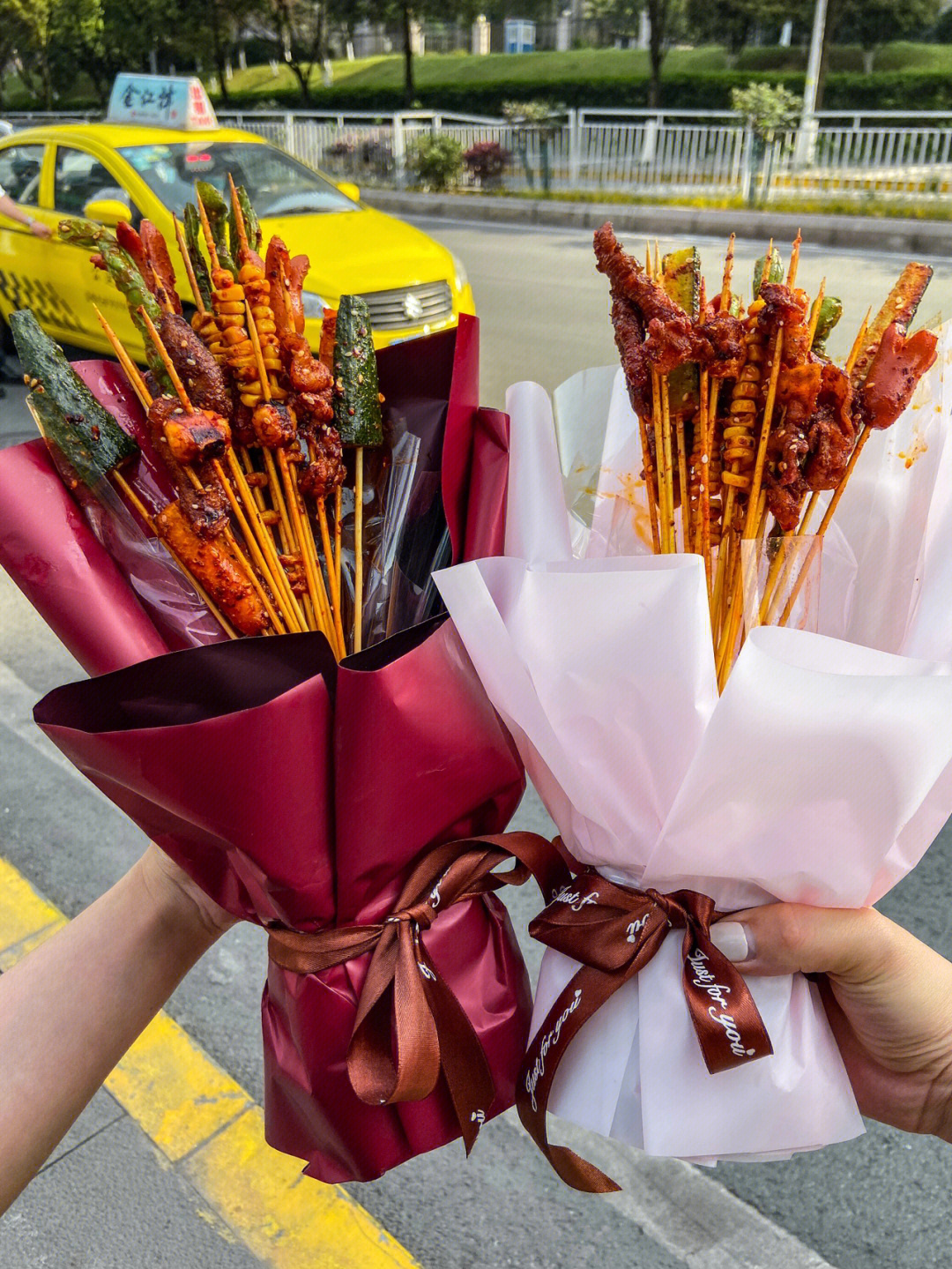 见世面了60重庆人的浪漫花束是可以吃的串串