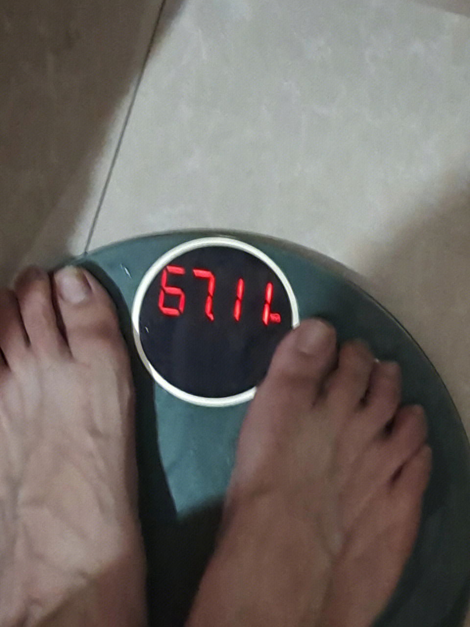 浅记录一下体重吧我从小都比正常人胖,到了初中更是突破160,虽然那个