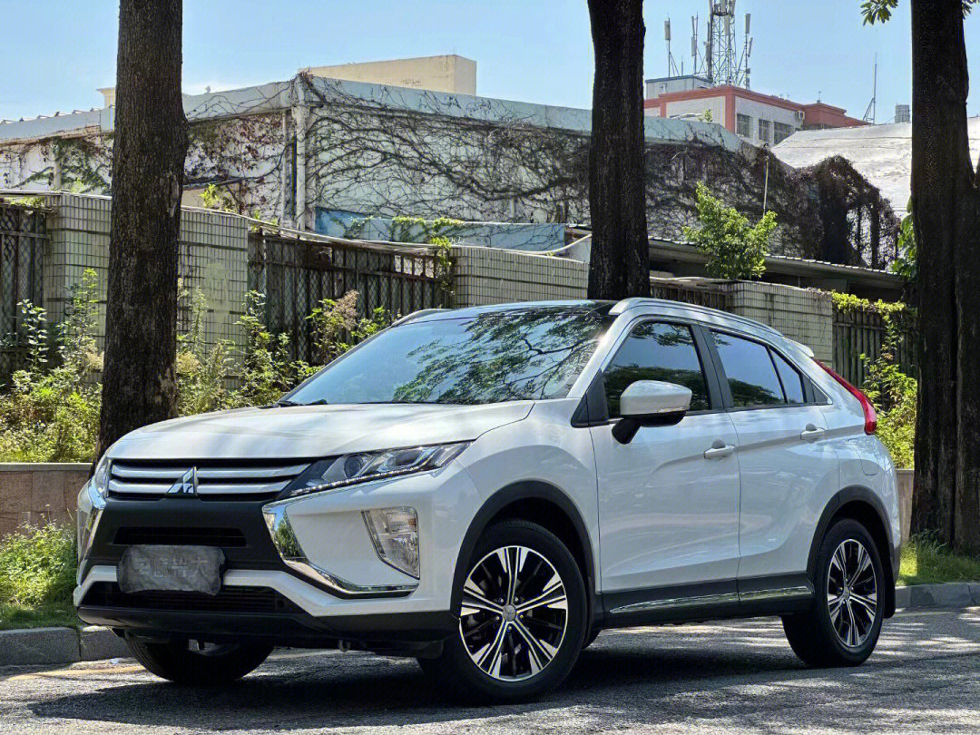 三菱suv