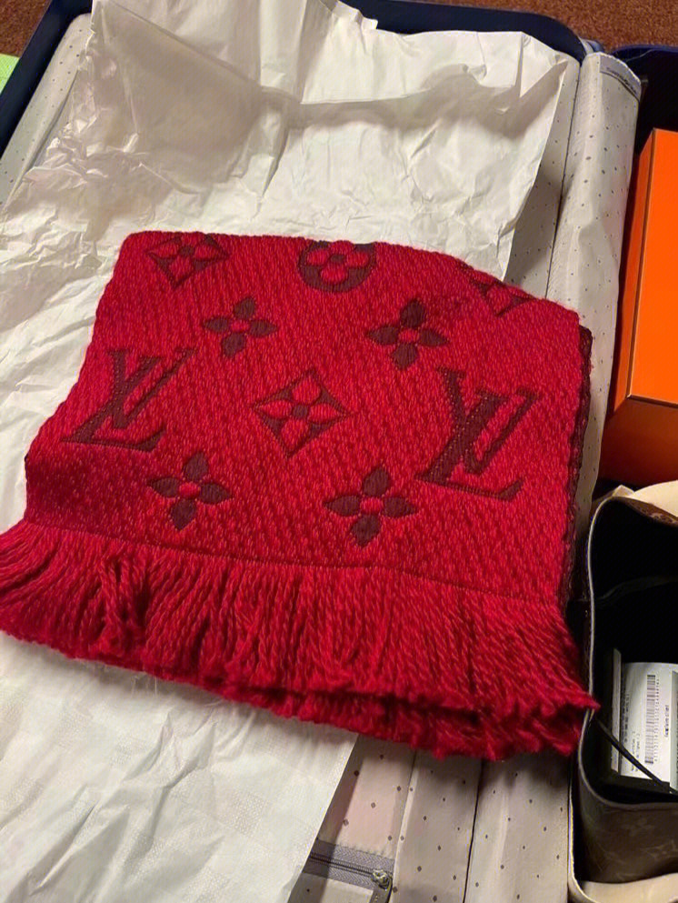 国内现货:lv经典红色羊毛围巾 一直断货的爆款冬天买不到  超级抬气色
