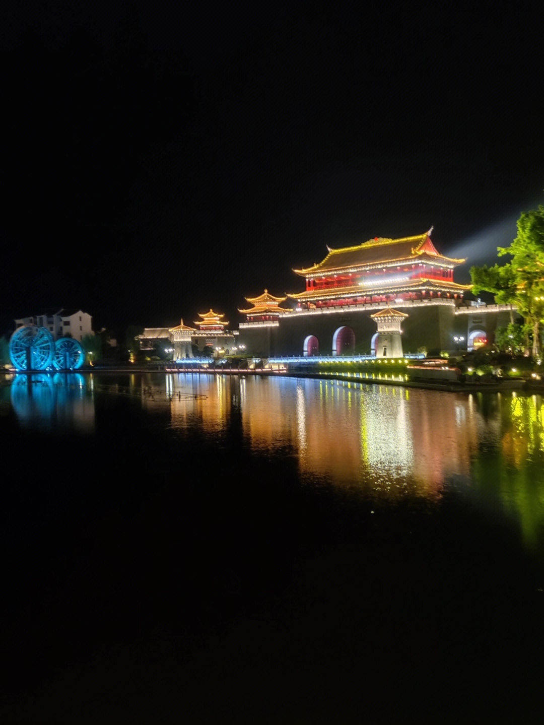 闽越水镇夜景图片