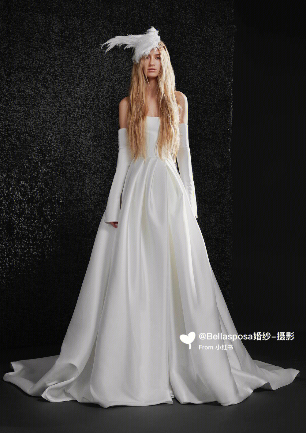 王薇薇为谁设计过婚纱图片