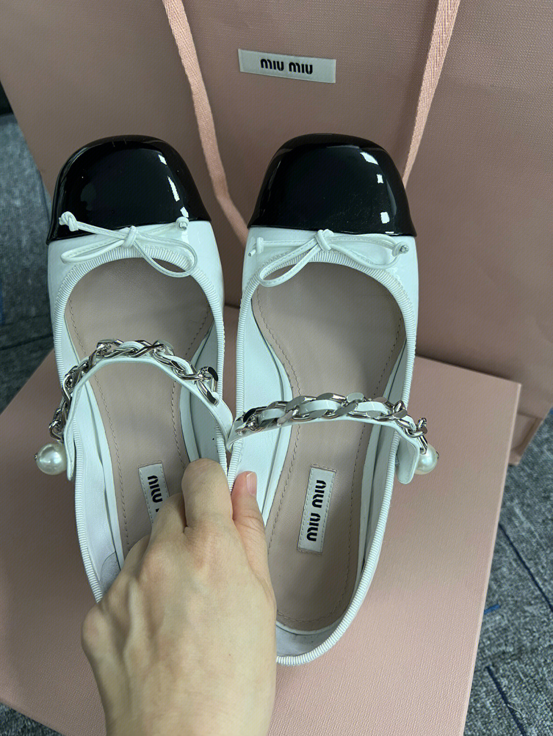 miumiu玛丽珍鞋官网图片