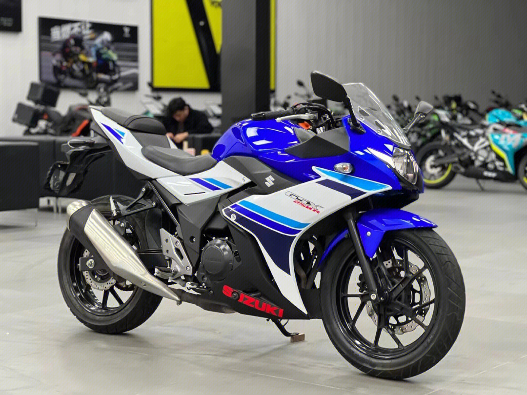 豪爵铃木gsx250r