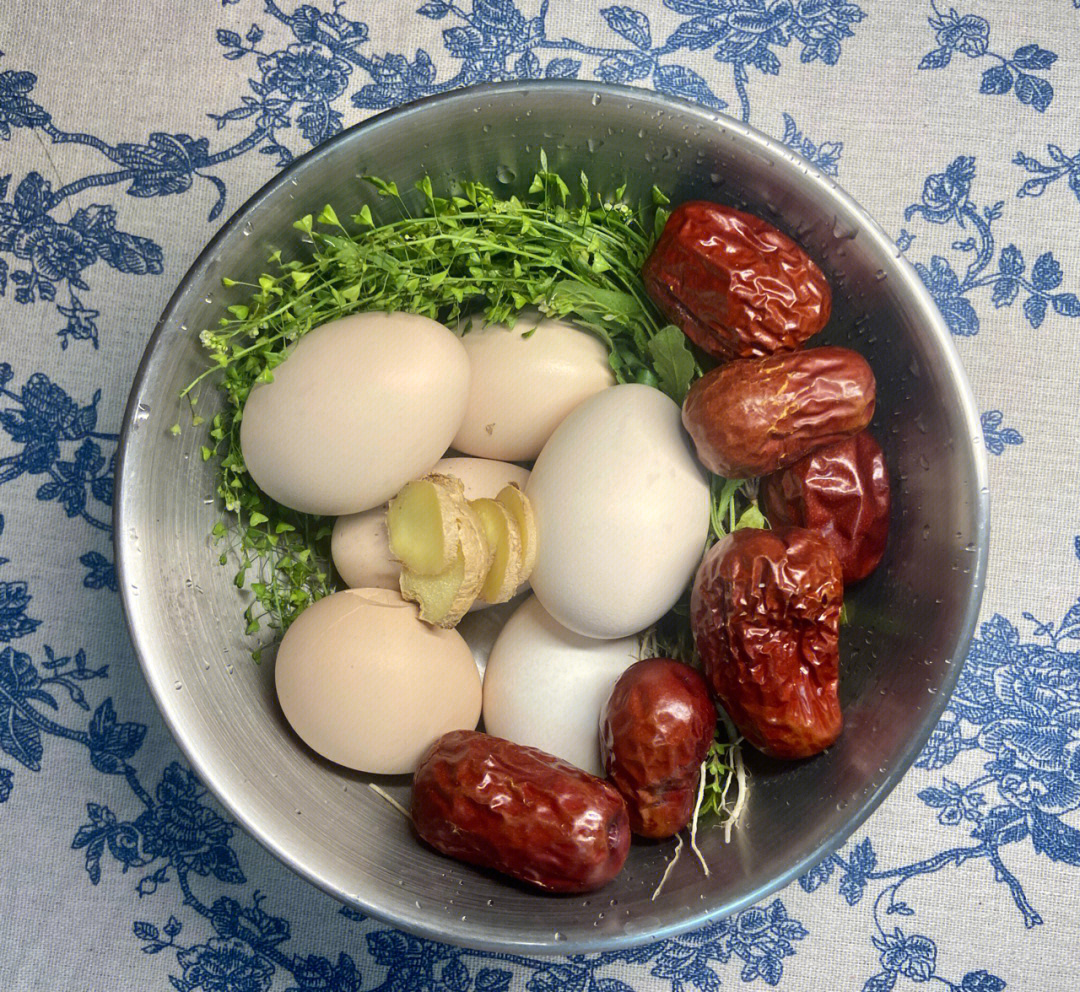 清明节荠菜煮鸡蛋图片