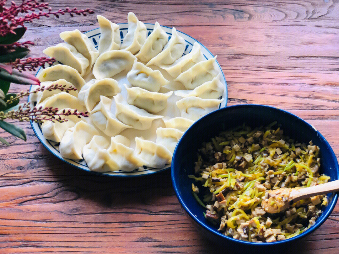 素食养身立冬包个南瓜香菇馅素饺子香